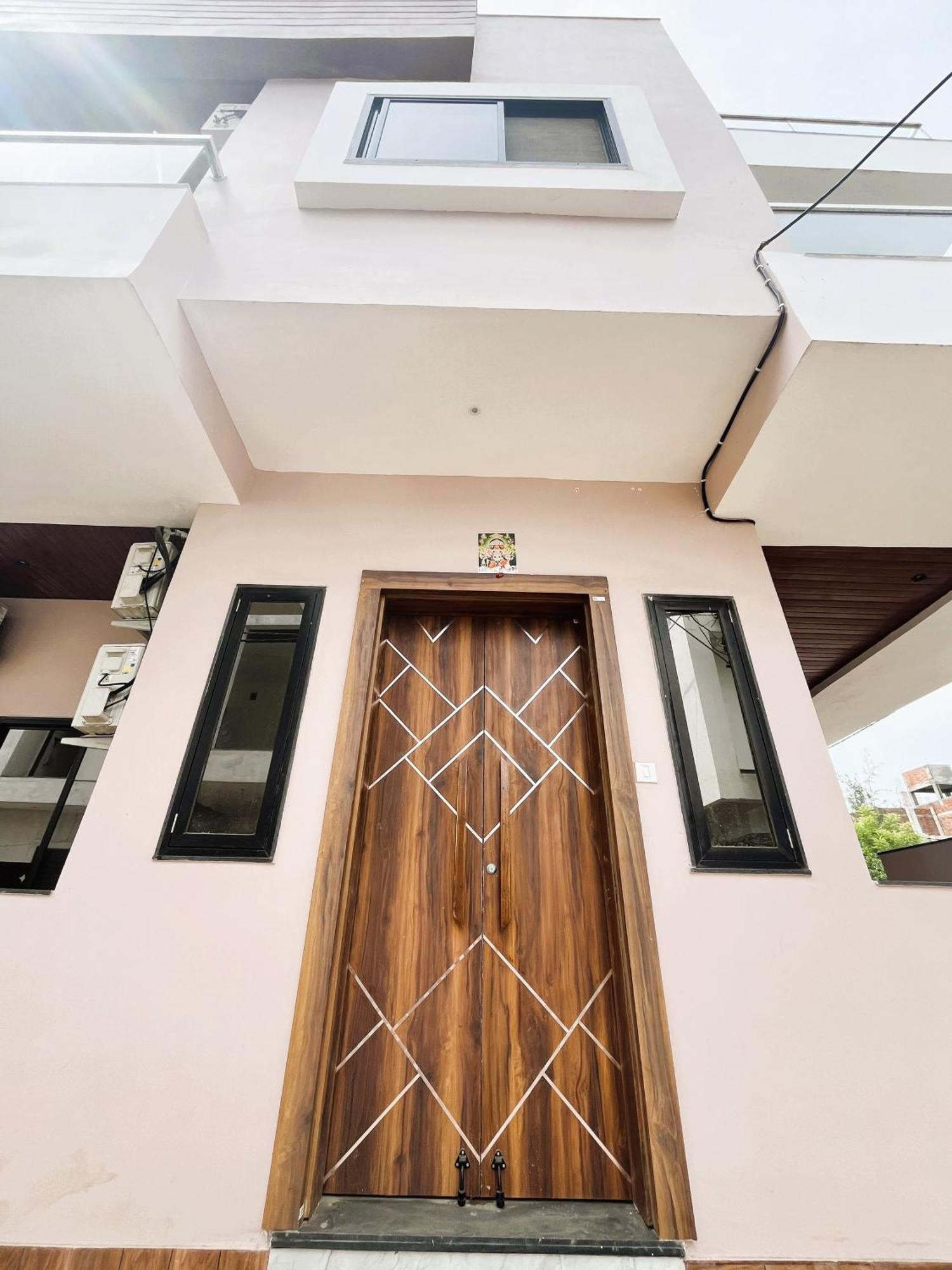 Shree Stay Inn Luxe' Holiday Home Ujjain Exterior photo
